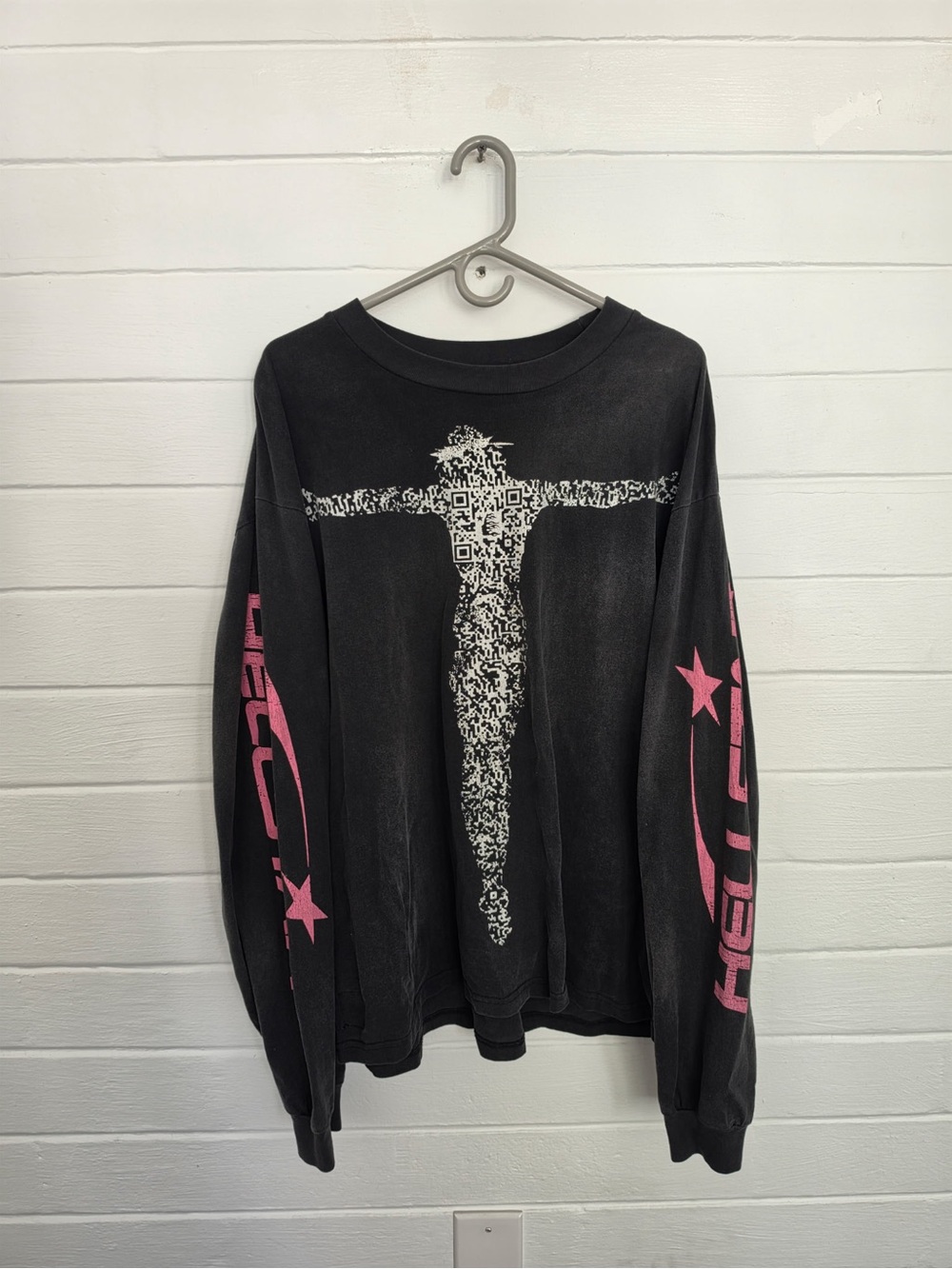 Black Graphic Long Sleeve Tee with Pink Sleeve Accents